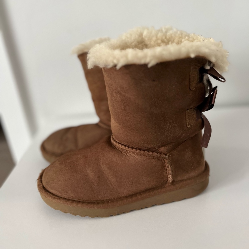 UGG Toddler Preschool Size 11T C11 Bailey Bow Boots Winter